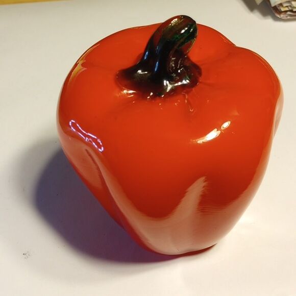 Large Glass Red Pepper - Picture 1 of 9